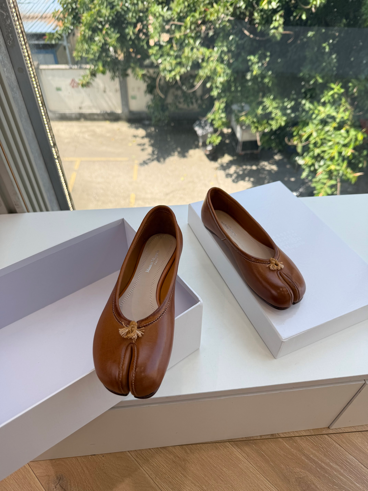 Falection FW26 Tabi Split Toe Leather Ballet Flats in 3 Colors