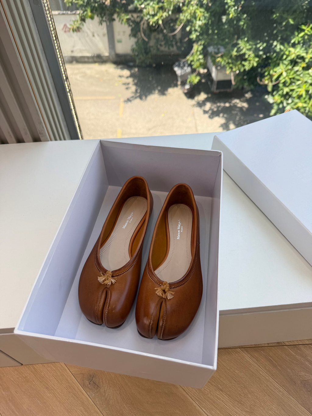Falection FW26 Tabi Split Toe Leather Ballet Flats in 3 Colors