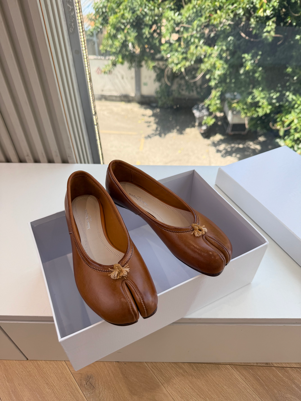 Falection FW26 Tabi Split Toe Leather Ballet Flats in 3 Colors