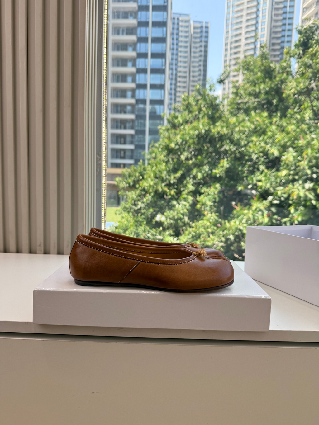 Falection FW26 Tabi Split Toe Leather Ballet Flats in 3 Colors