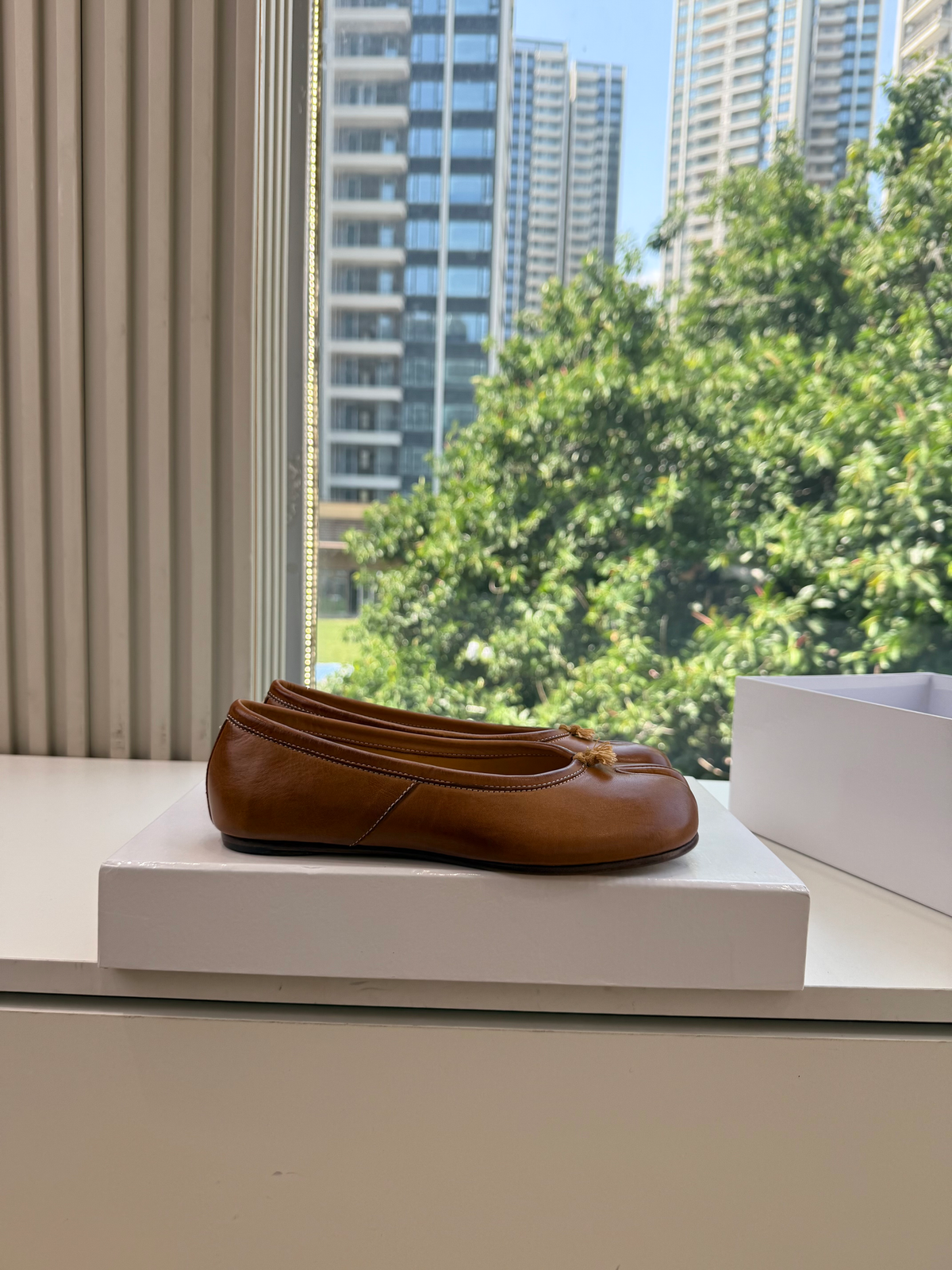 Falection FW26 Tabi Split Toe Leather Ballet Flats in 3 Colors