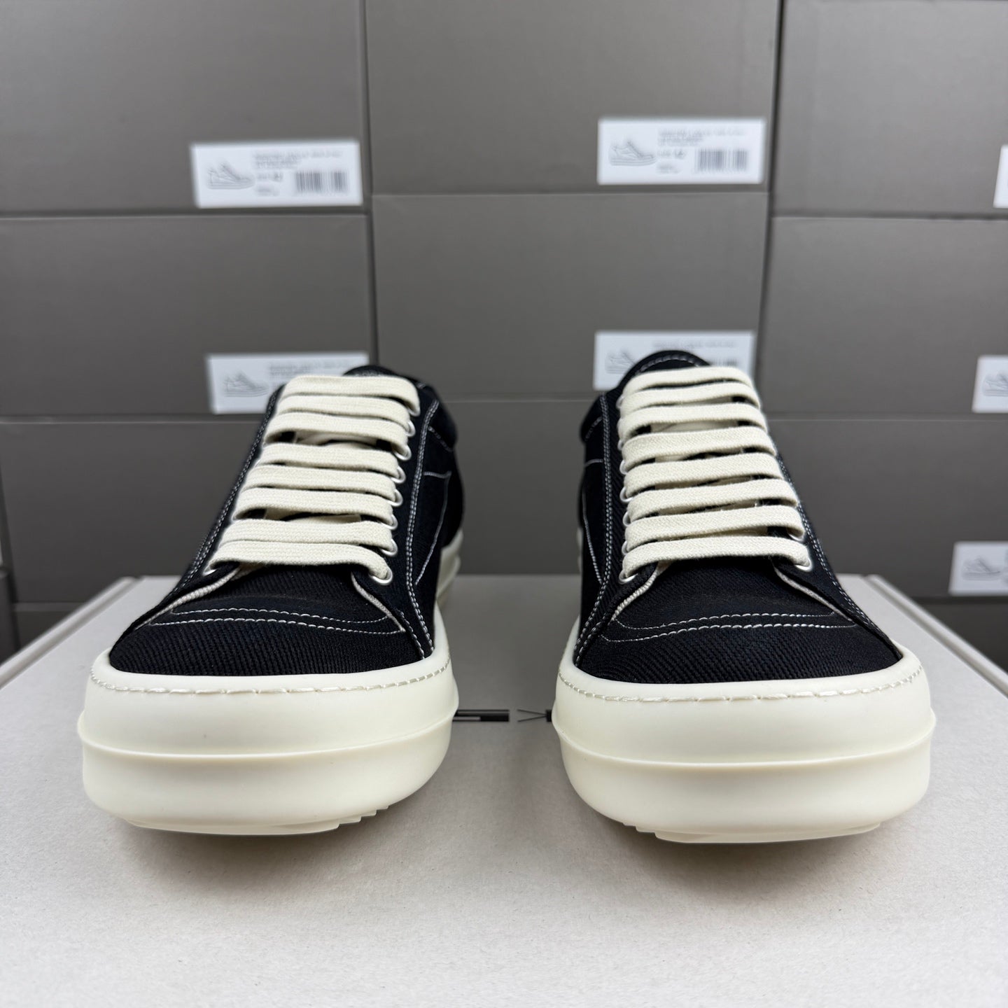 RO drkshdw temple penta vintage sneakers black milk