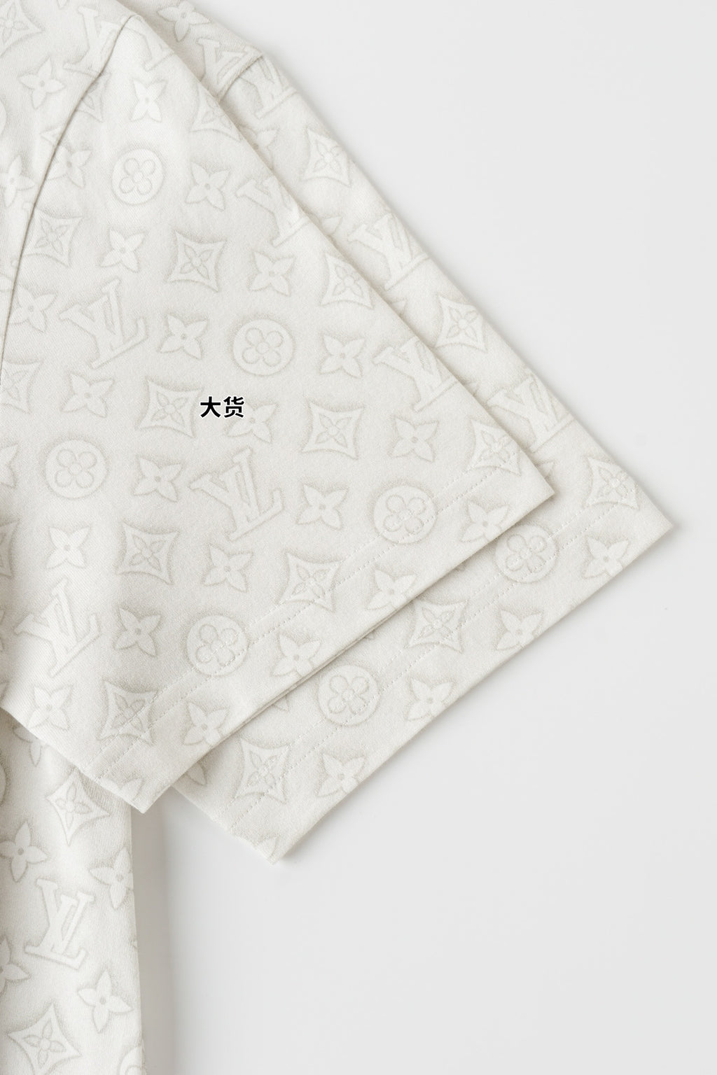 V Monogram Short Sleeve T-Shirt