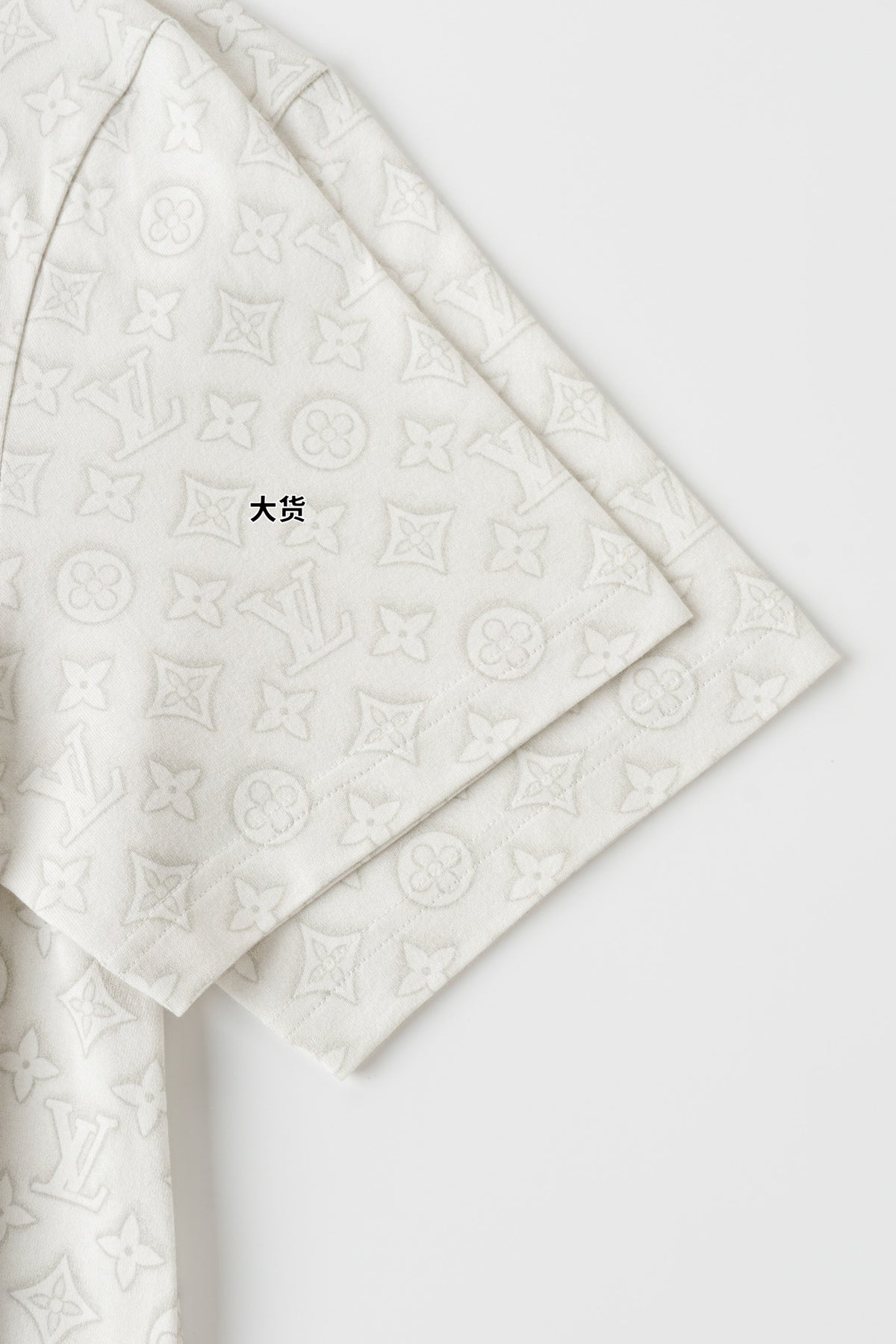 V Monogram Short Sleeve T-Shirt