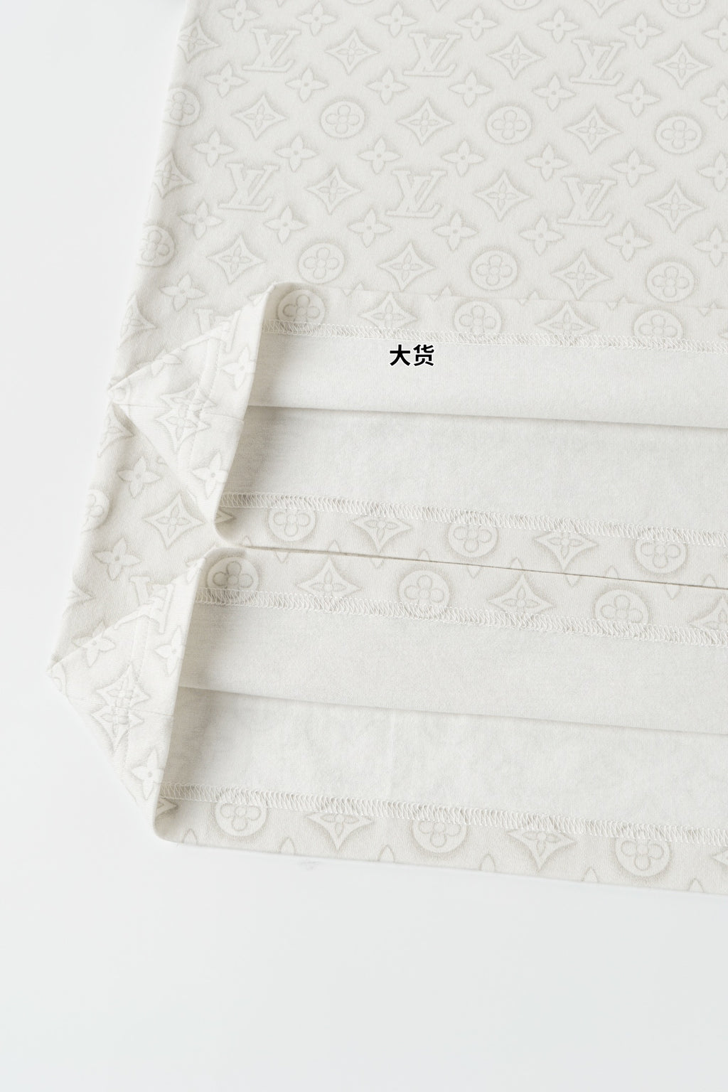 V Monogram Short Sleeve T-Shirt