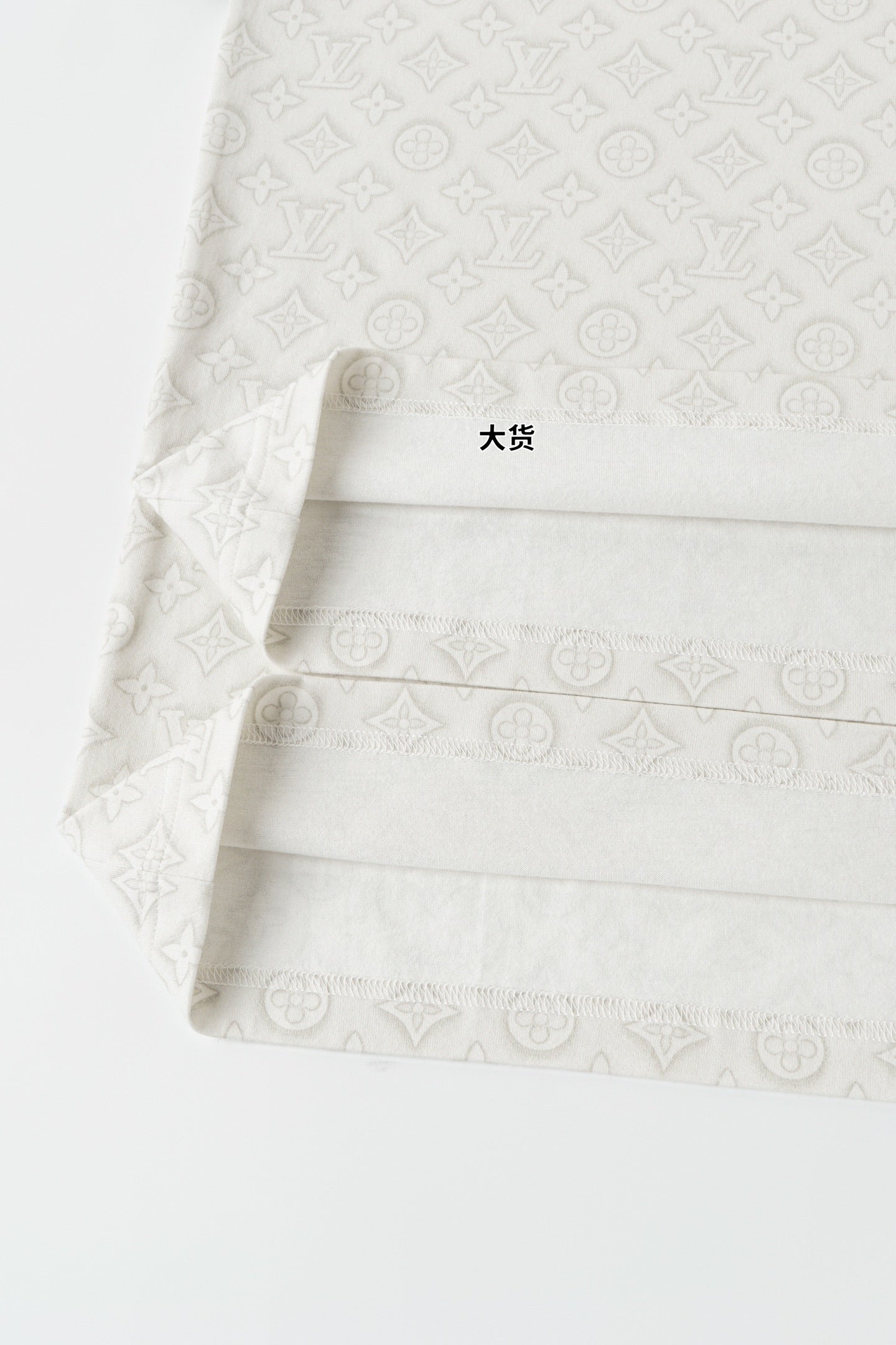 V Monogram Short Sleeve T-Shirt